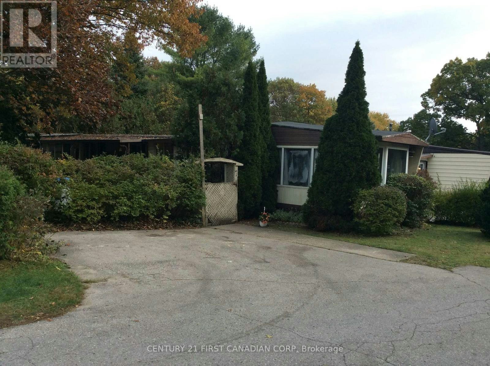 7-9839 Lakeshore Road, Lambton Shores, ON, N0M 1T0