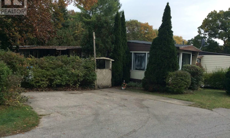 7-9839 Lakeshore Road