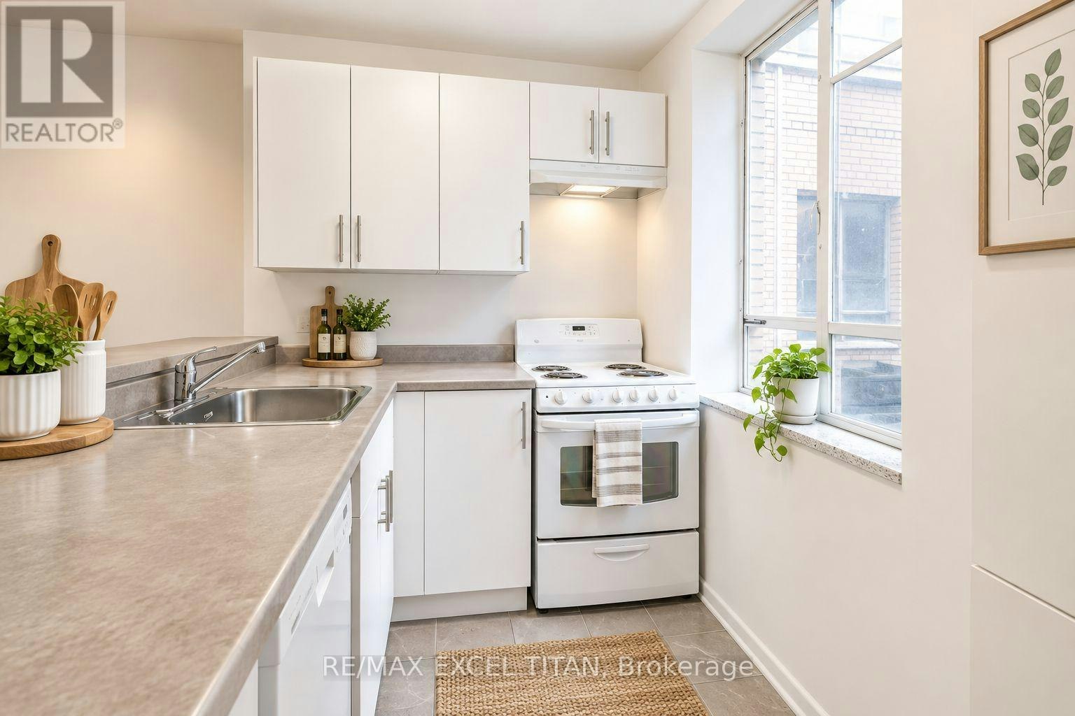111-77 Erskine Avenue, Toronto, ON, M4P 1Y5 - 5