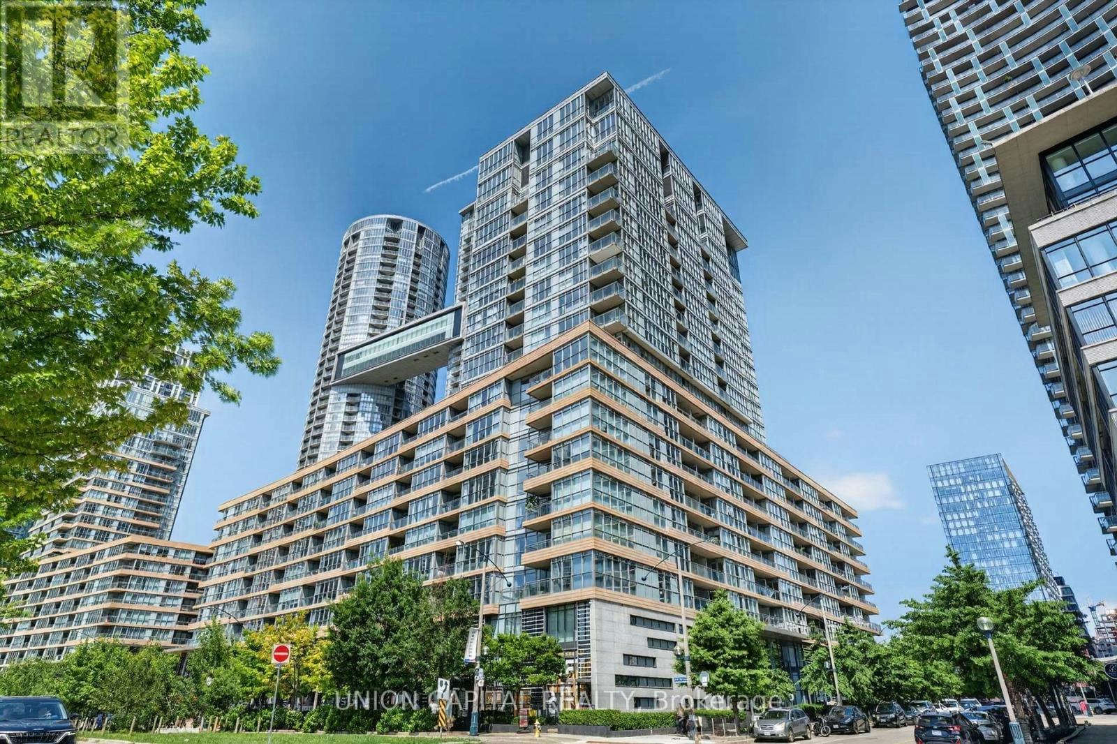 551-10 Capreol Court, Toronto, ON, M5V 4B3 - 2