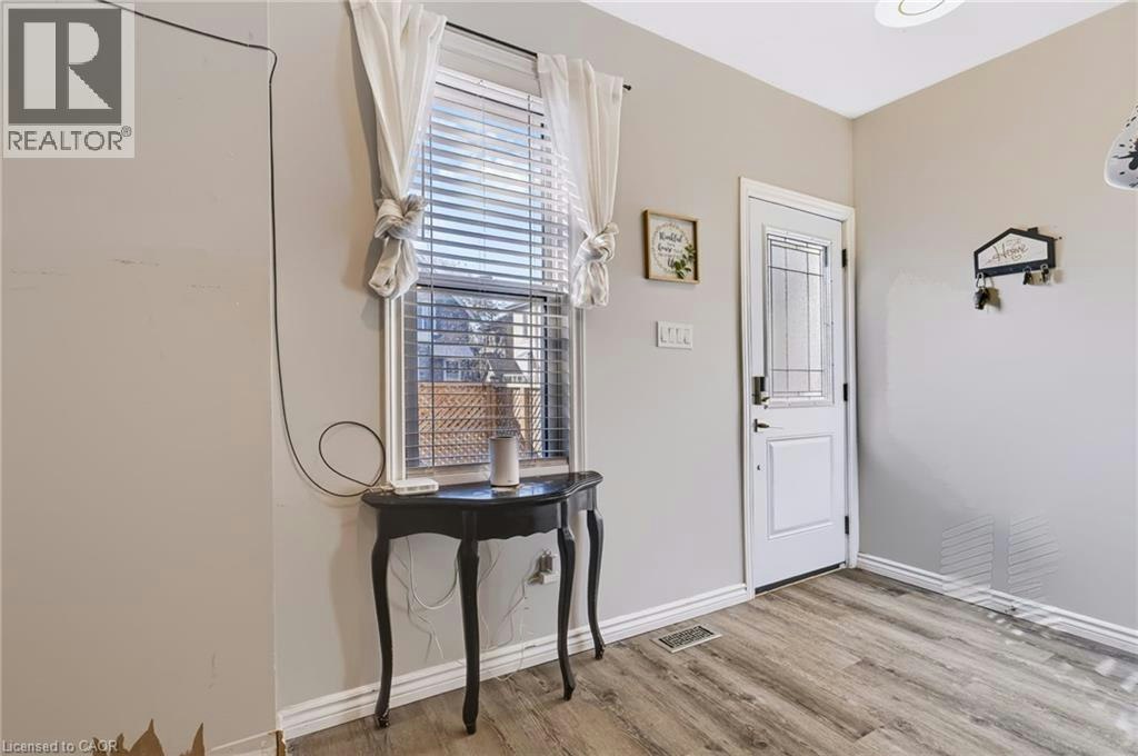 185 Murray Street, Brantford, ON, N3S 5R4 - 2