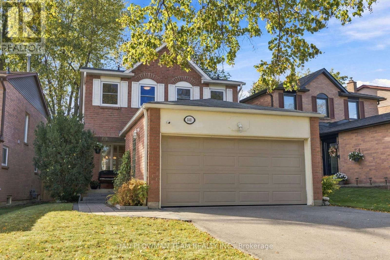 660 Foxwood Trail, Pickering, ON, L1V 3X8