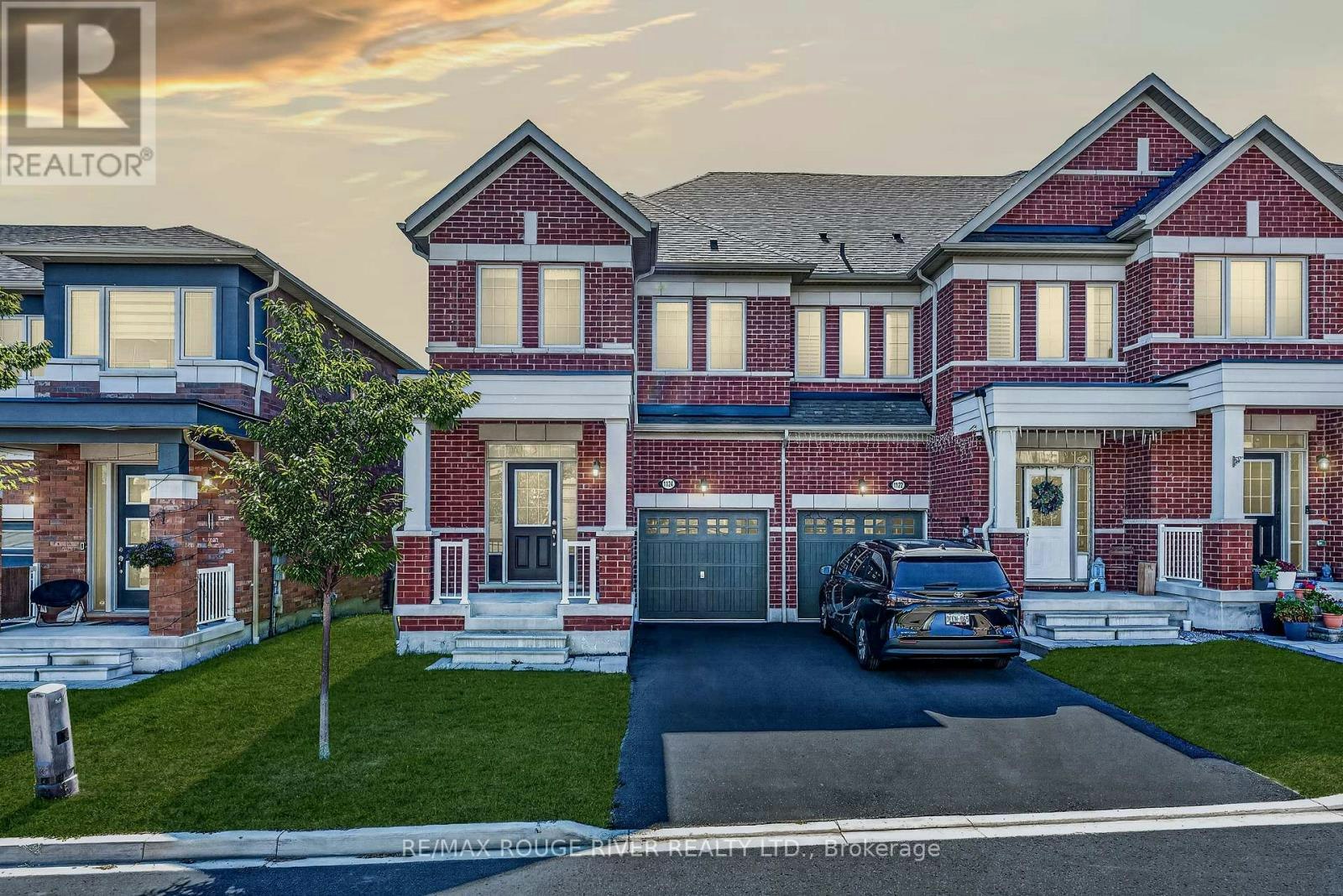 1124 Sepia Square, Pickering, ON, L1X 0H1