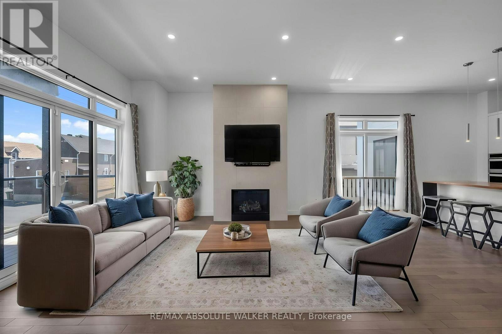 A-10 Chapleau Avenue, Ottawa, ON, K1M 1E3 - 10