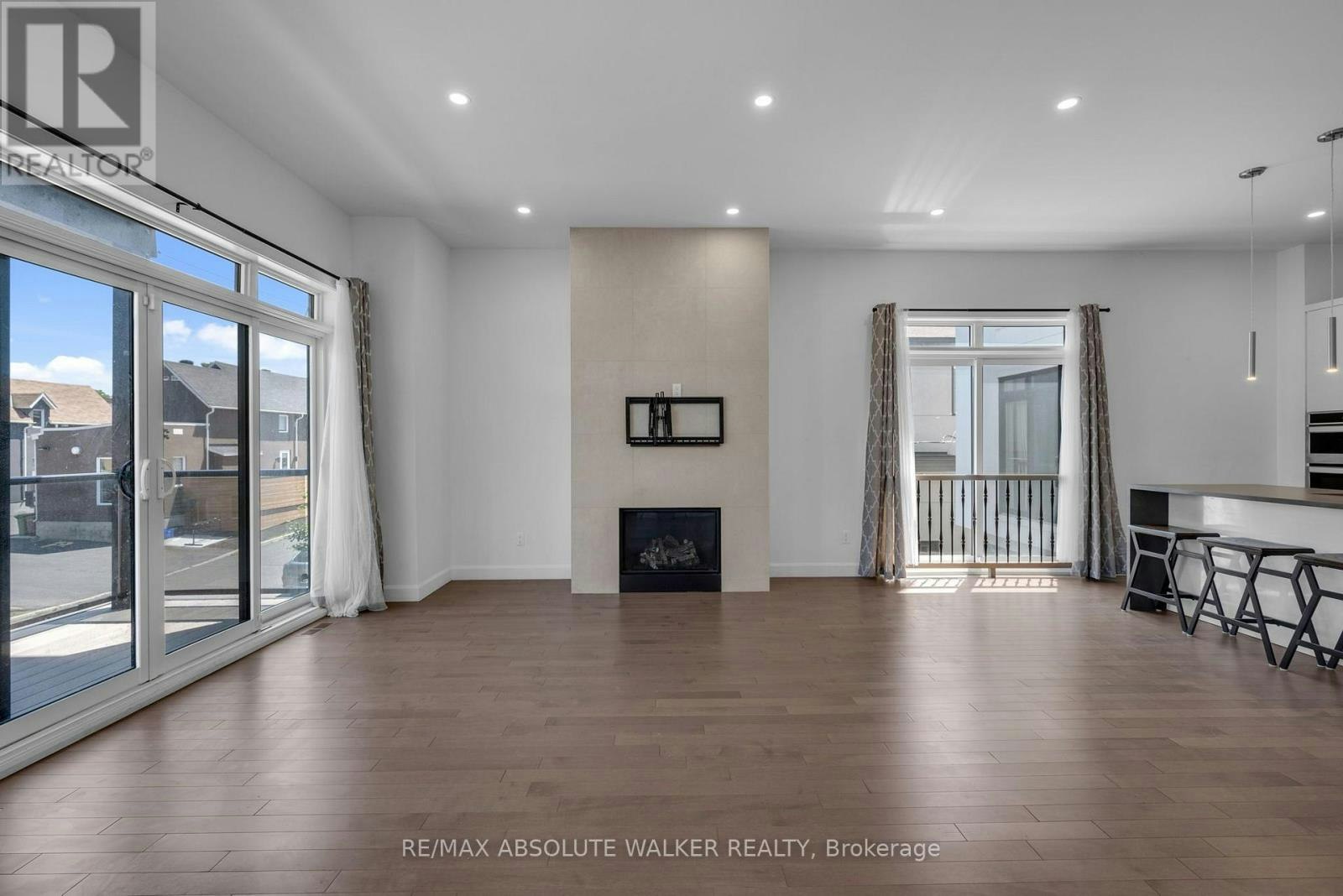 A-10 Chapleau Avenue, Ottawa, ON, K1M 1E3 - 11