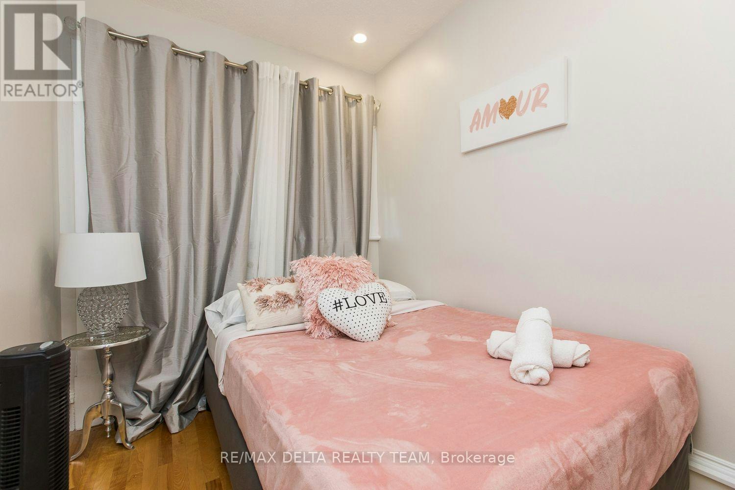 2-60 Third Avenue, Ottawa, ON, K1S 2J8 - 12