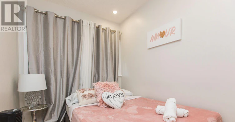 2-60 Third Avenue, Ottawa, ON, K1S 2J8 - 12
