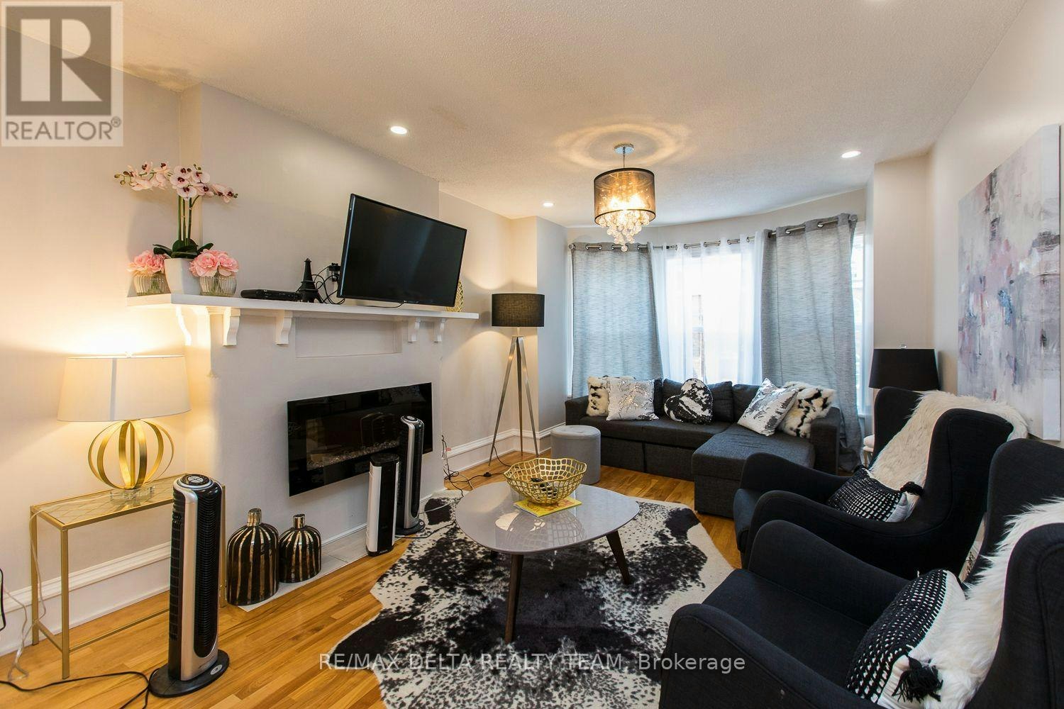 2-60 Third Avenue, Ottawa, ON, K1S 2J8 - 2