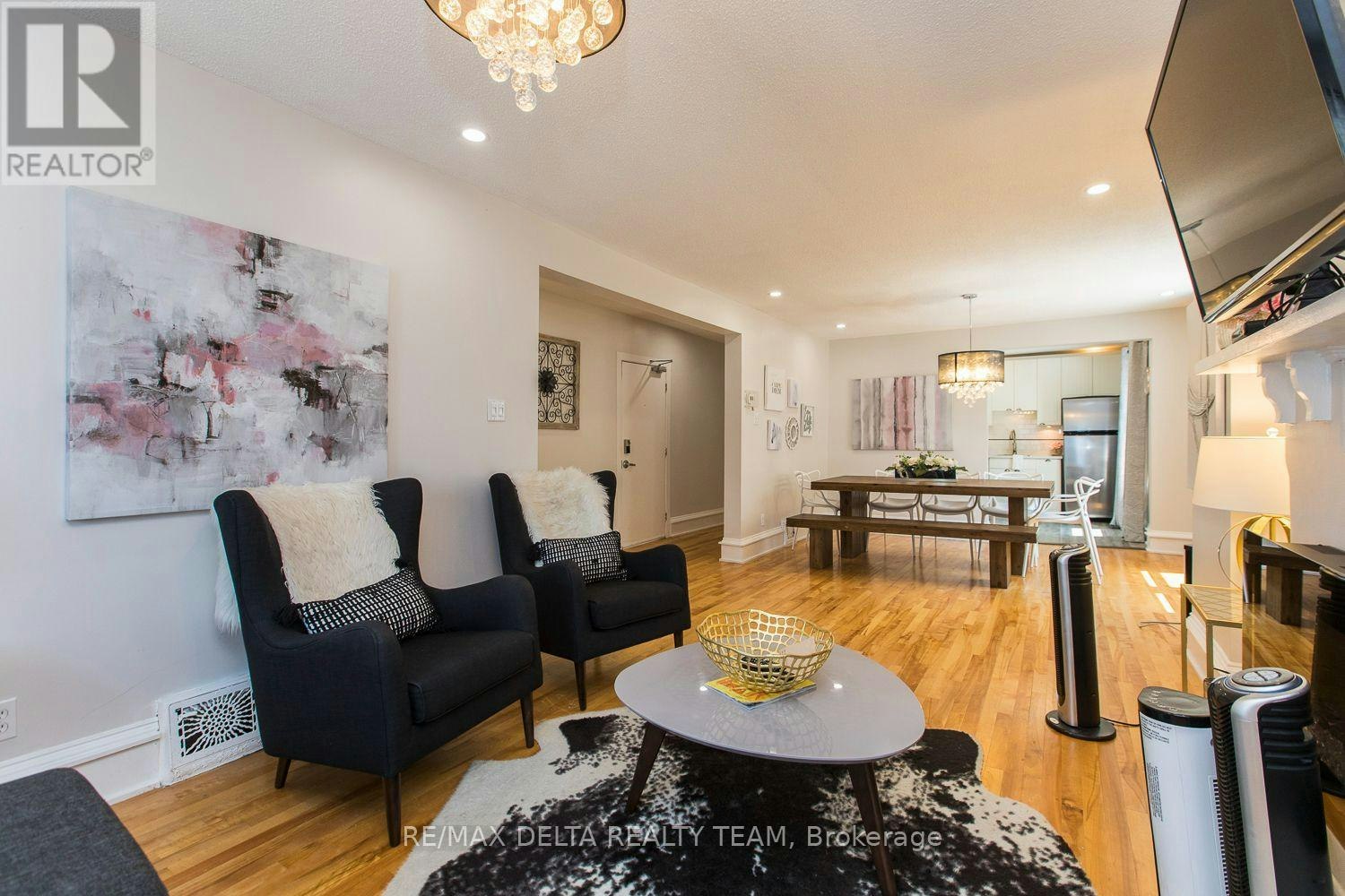 2-60 Third Avenue, Ottawa, ON, K1S 2J8 - 4