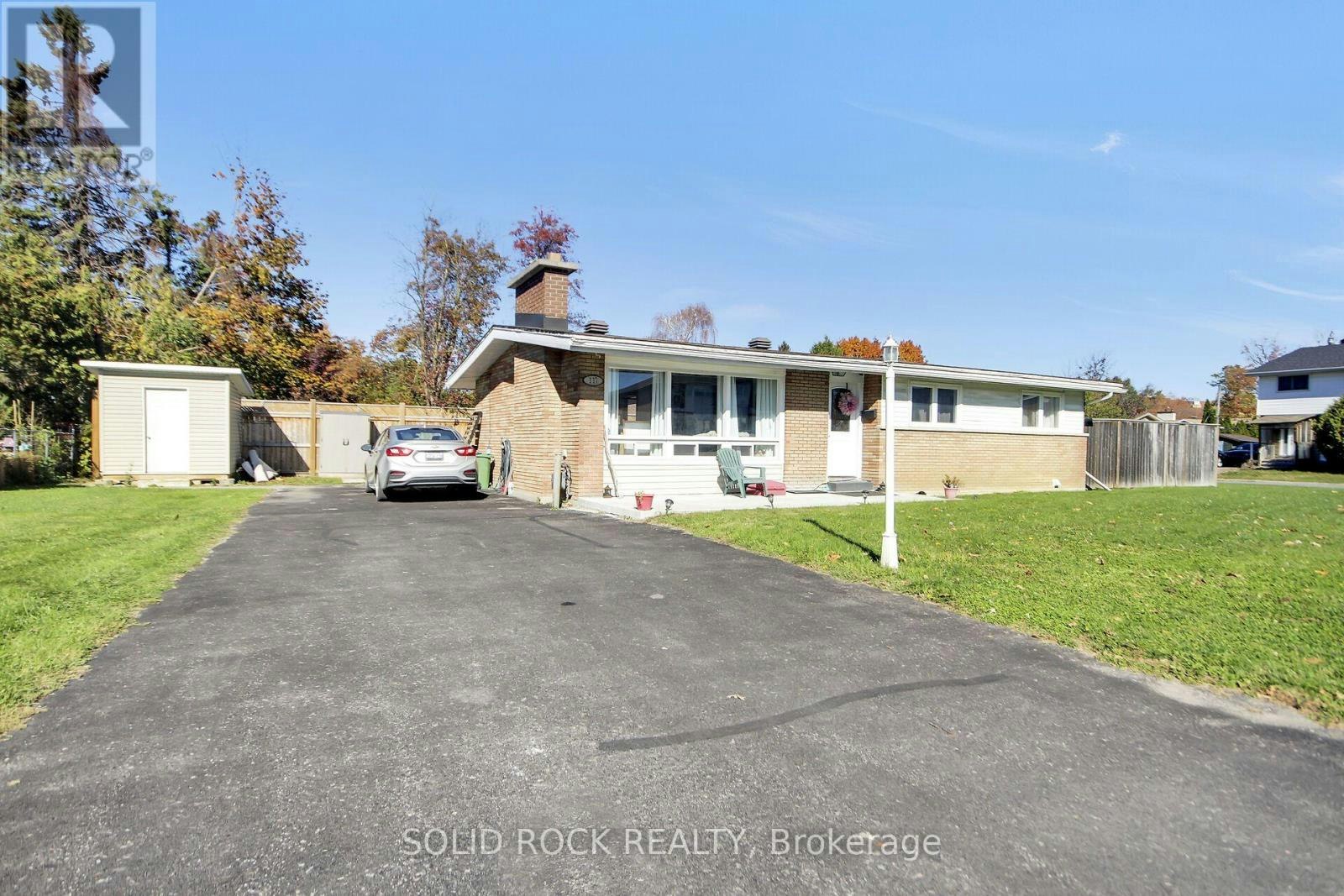 117 Viewmount Drive, Ottawa, ON, K2G 3B9