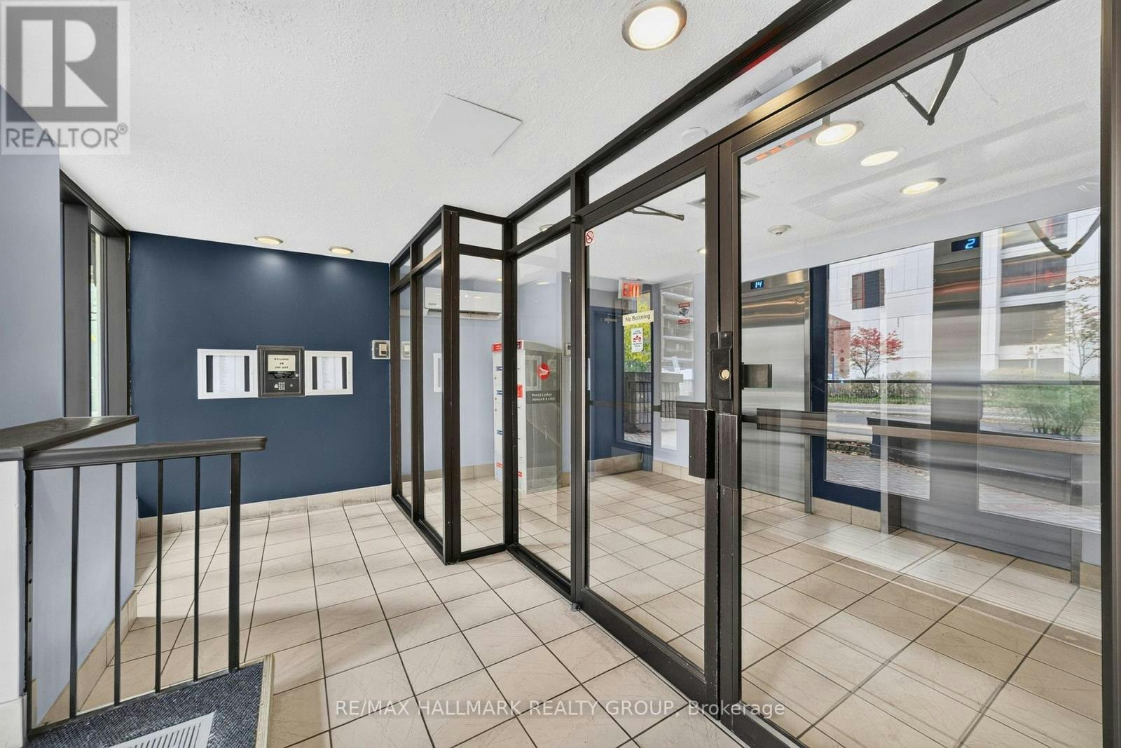1203-200 Bay Street, Ottawa, ON, K1R 7W8 - 4