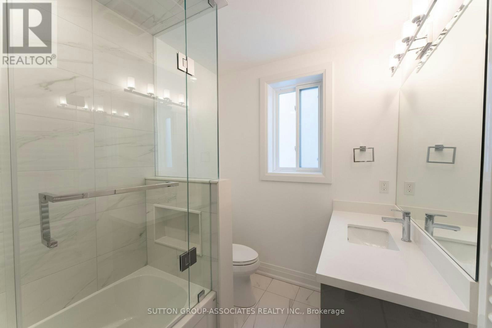 MAIN-8 Glen Edyth Drive, Toronto, ON, M4V 2V7 - 17