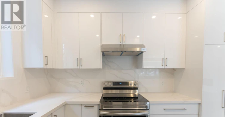 MAIN-8 Glen Edyth Drive, Toronto, ON, M4V 2V7 - 10