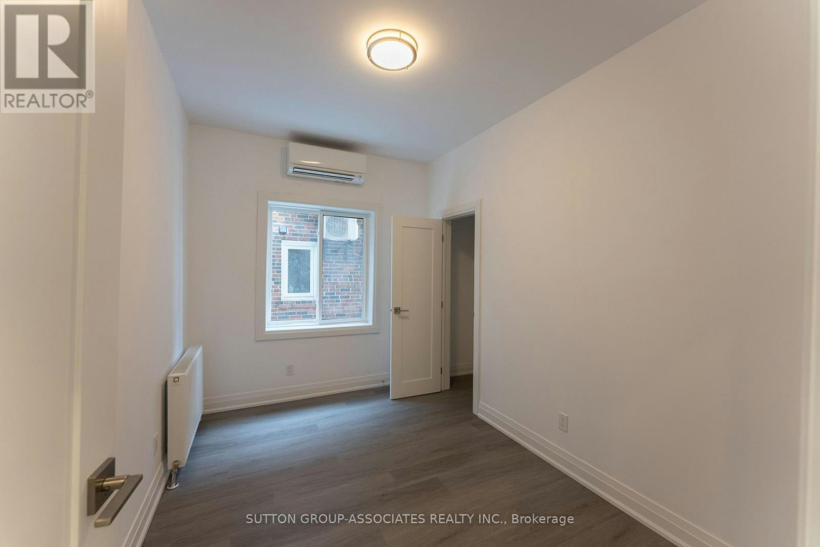 MAIN-8 Glen Edyth Drive, Toronto, ON, M4V 2V7 - 12