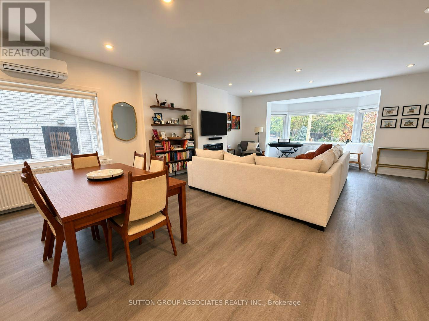 MAIN-8 Glen Edyth Drive, Toronto, ON, M4V 2V7 - 4