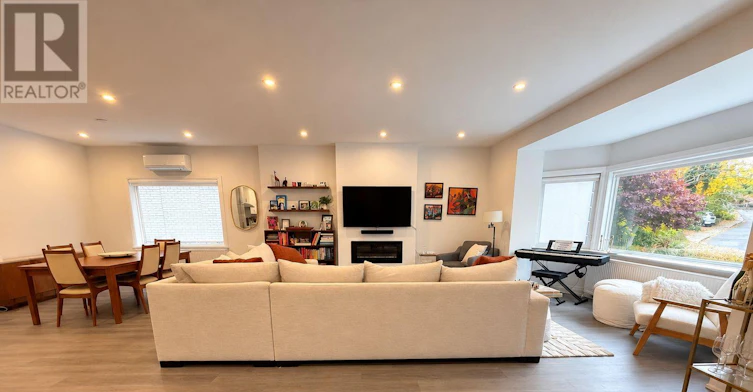 MAIN-8 Glen Edyth Drive, Toronto, ON, M4V 2V7 - 7