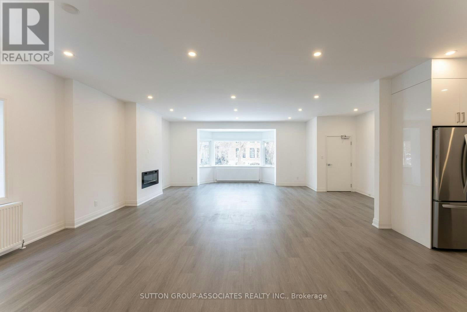 MAIN-8 Glen Edyth Drive, Toronto, ON, M4V 2V7 - 3
