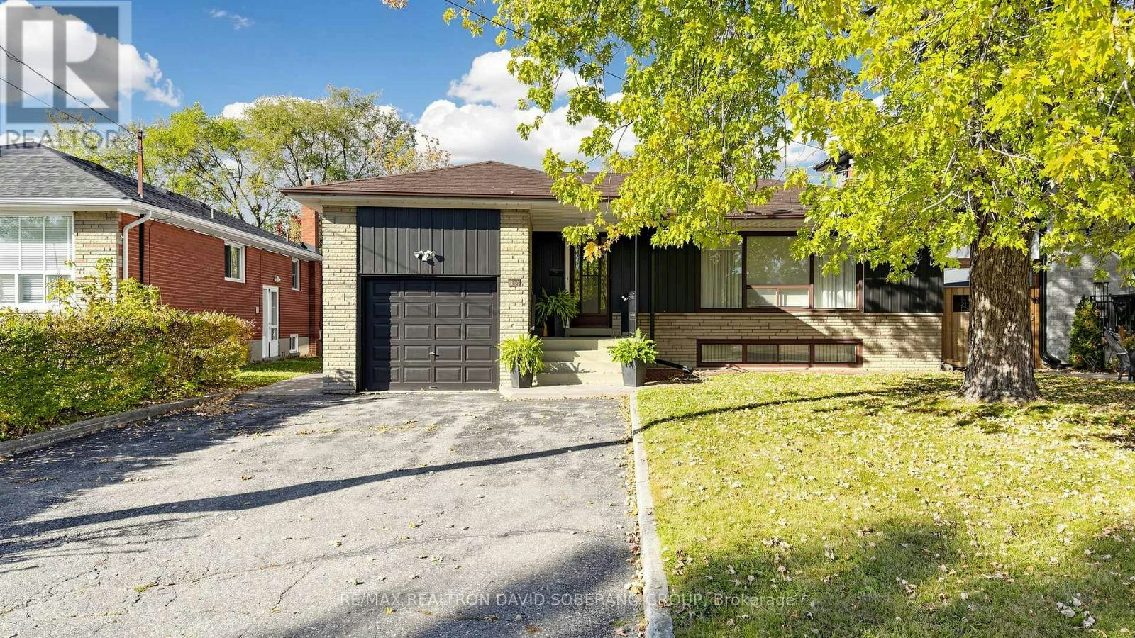 108 Kennard Avenue, Toronto, ON, M3H 4M4