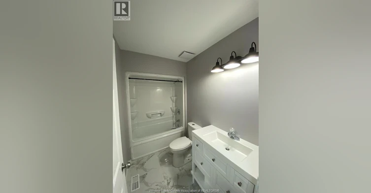 4255 Zurich Avenue, Windsor, ON, N9G 2Z7 - 11