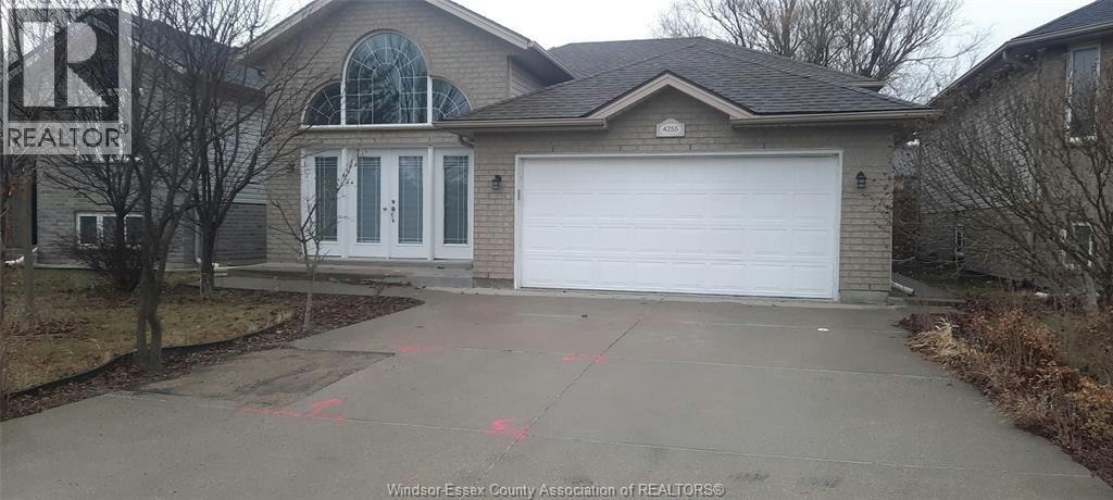 4255 Zurich Avenue, Windsor, ON, N9G 2Z7