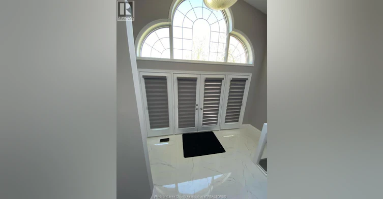 4255 Zurich Avenue, Windsor, ON, N9G 2Z7 - 4