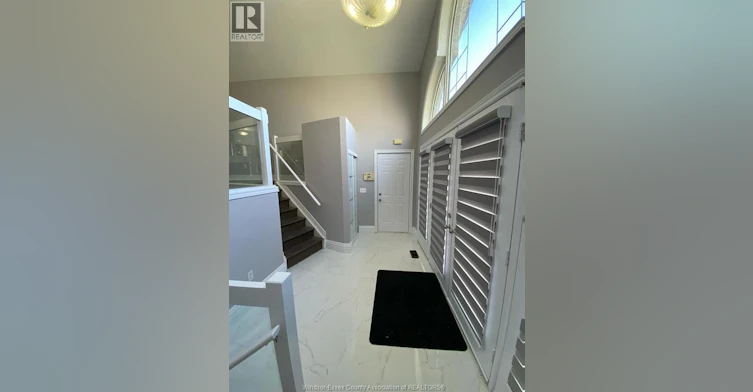 4255 Zurich Avenue, Windsor, ON, N9G 2Z7 - 3