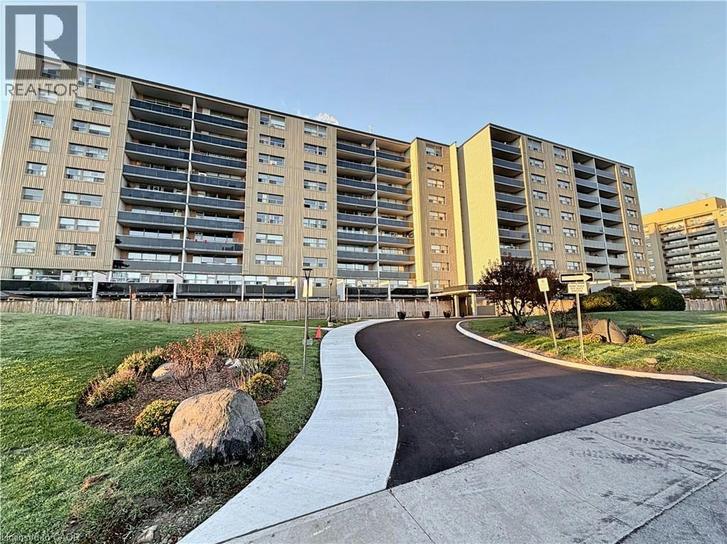 804-15 Albright Road, Hamilton, ON, L8K 5J2
