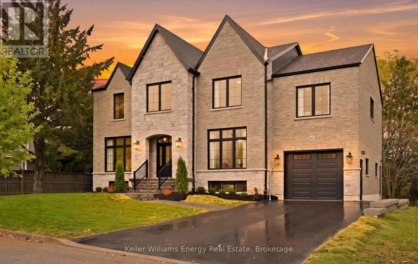 10 Heber Down Crescent, Whitby, ON, L1M 1A8