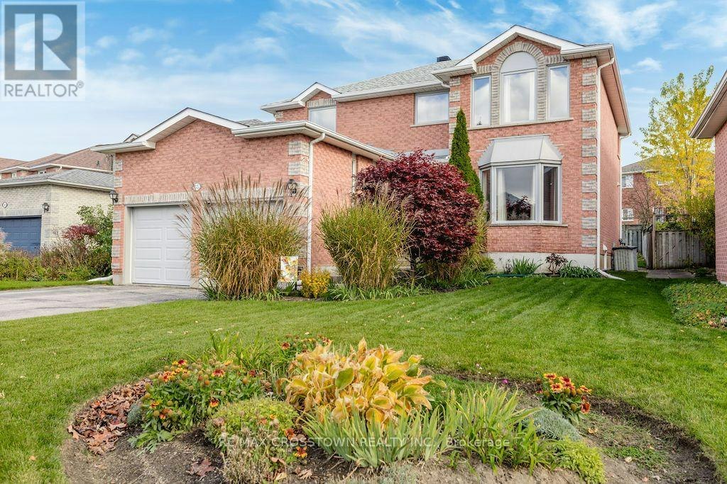 33 Raquel Street, Barrie, ON, L4N 9S4