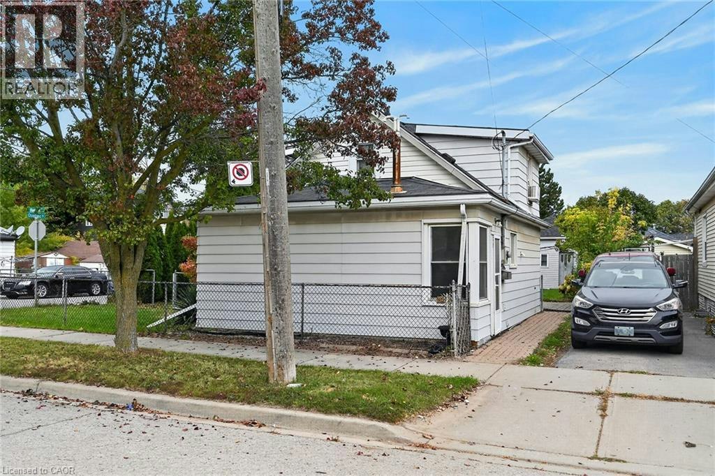 747 Rennie Street, Hamilton, ON, L8H 3R4