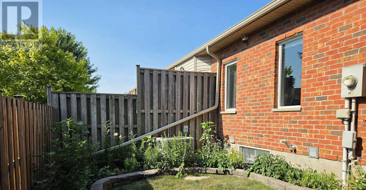 11-100 Stroud Crescent, London, ON, N6E 4A1 - 30