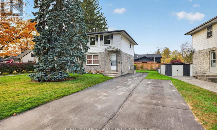23 Kittridge Avenue W