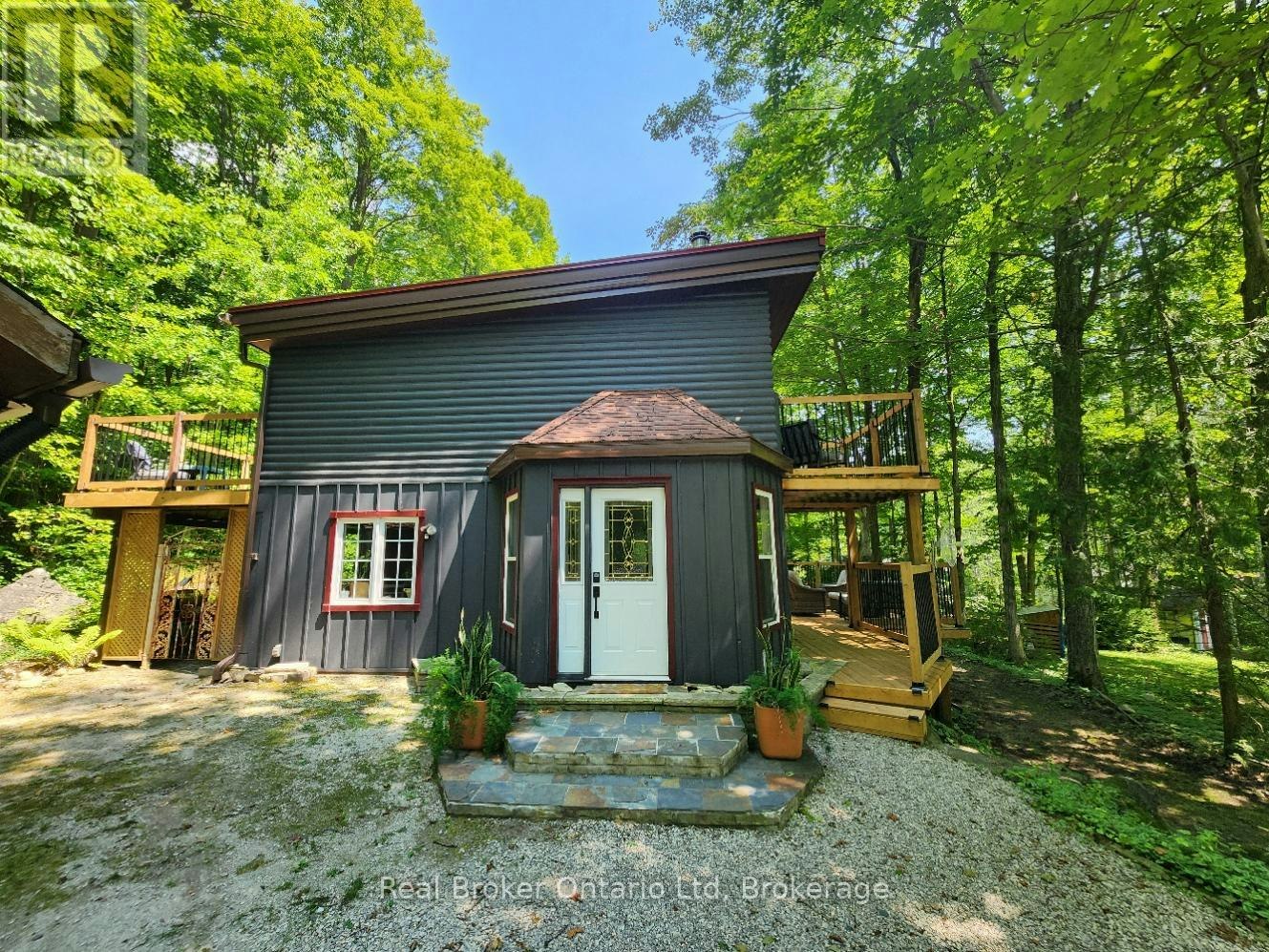 12 7th Avenue, South Bruce Peninsula, ON, N0H 2T0 - 2