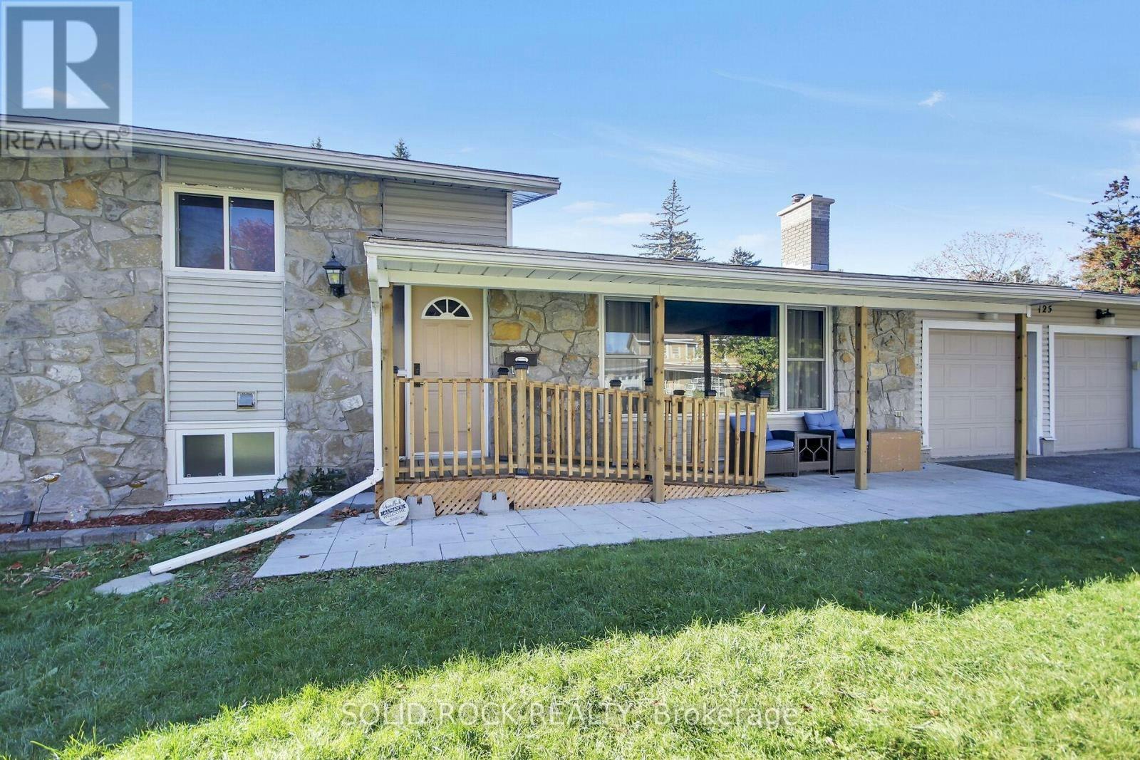 125 Beaver Ridge, Ottawa, ON, K2E 6E5