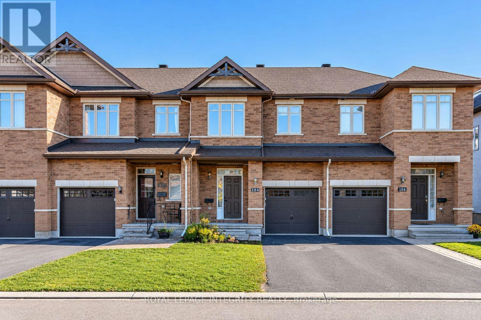 104 Watchhorn Grove, Ottawa, ON, K1V 2N2
