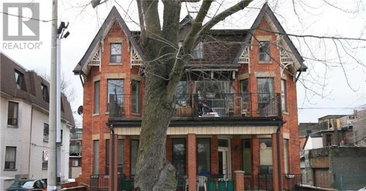 8-120 Spencer Avenue, Toronto, ON, M6K 2J6