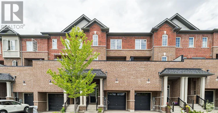 183 Harding Park Street, Newmarket, ON, L3Y 0E3