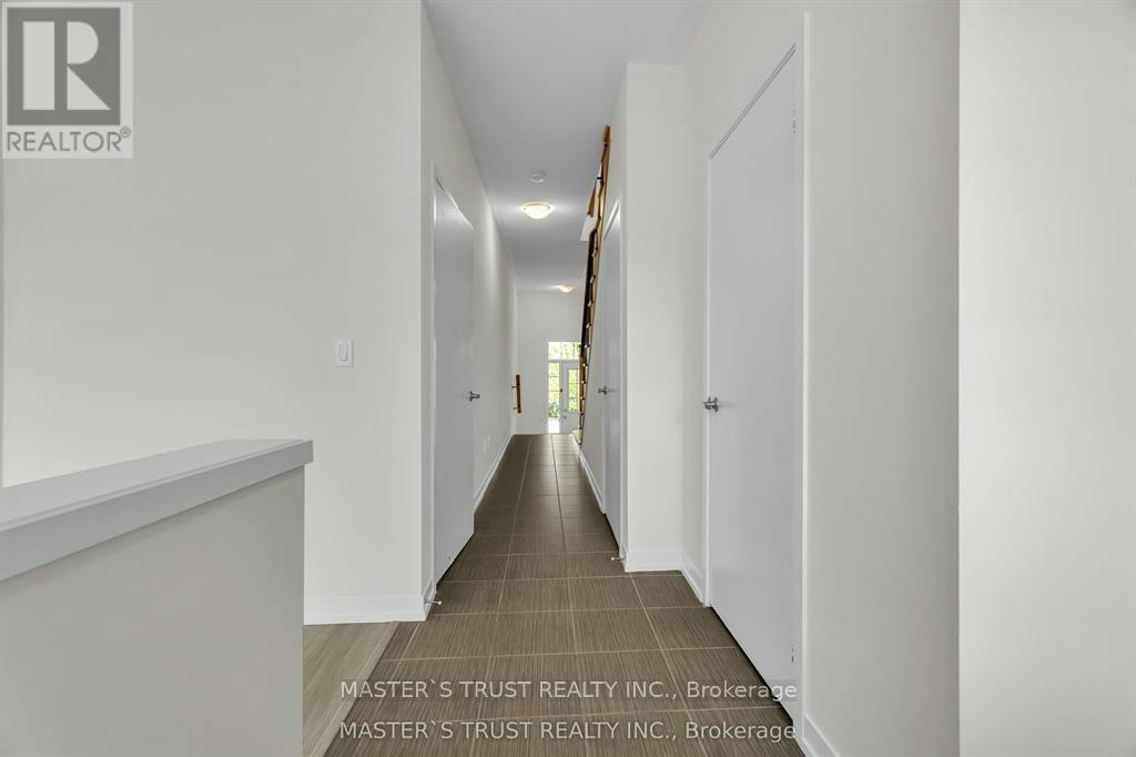 183 Harding Park Street, Newmarket, ON, L3Y 0E3 - 8