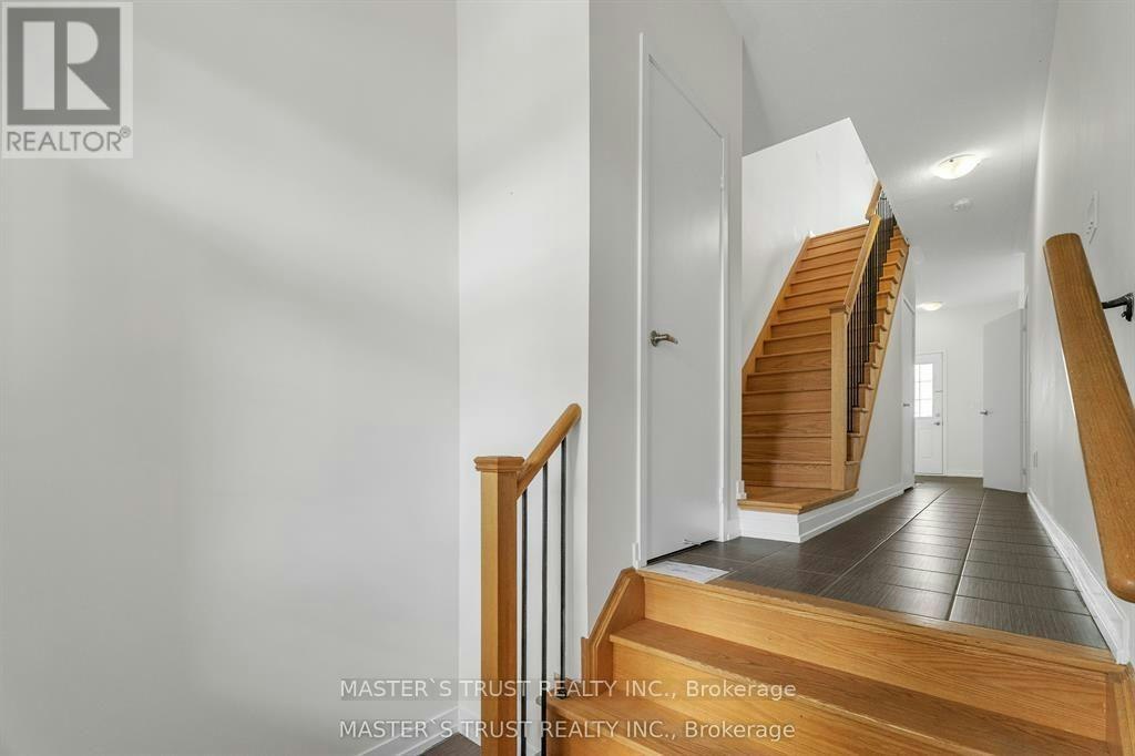 183 Harding Park Street, Newmarket, ON, L3Y 0E3 - 3