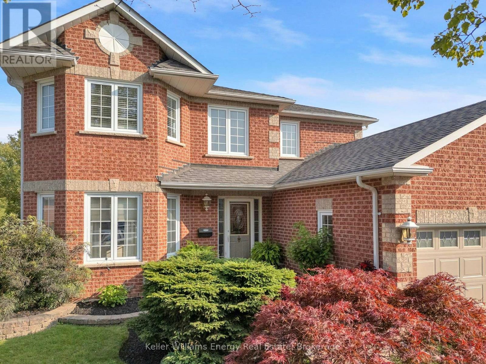 35 Living Court, Clarington, ON, L1E 2V6
