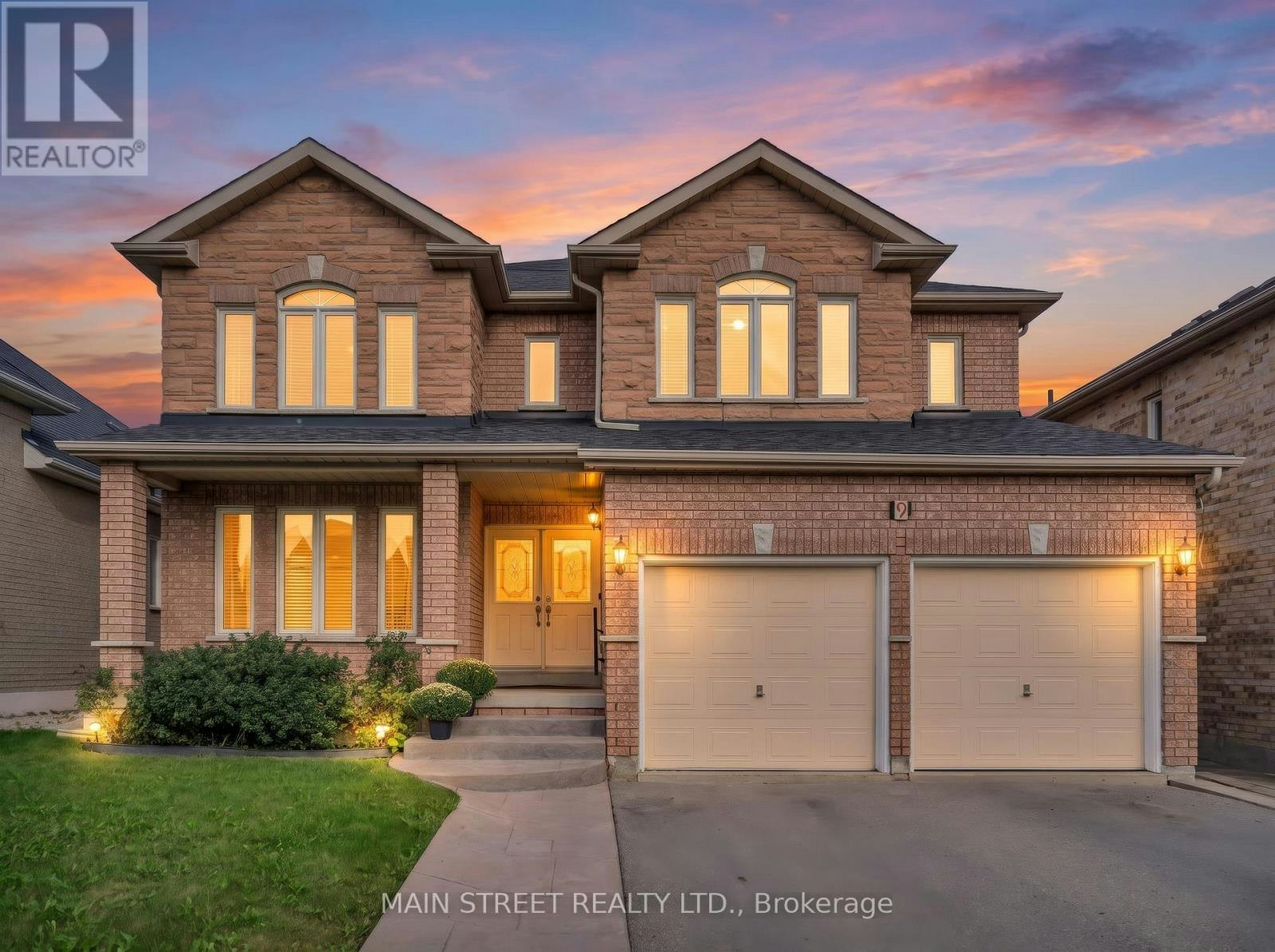 9 Emily Court, Richmond Hill, ON, L4E 4E5