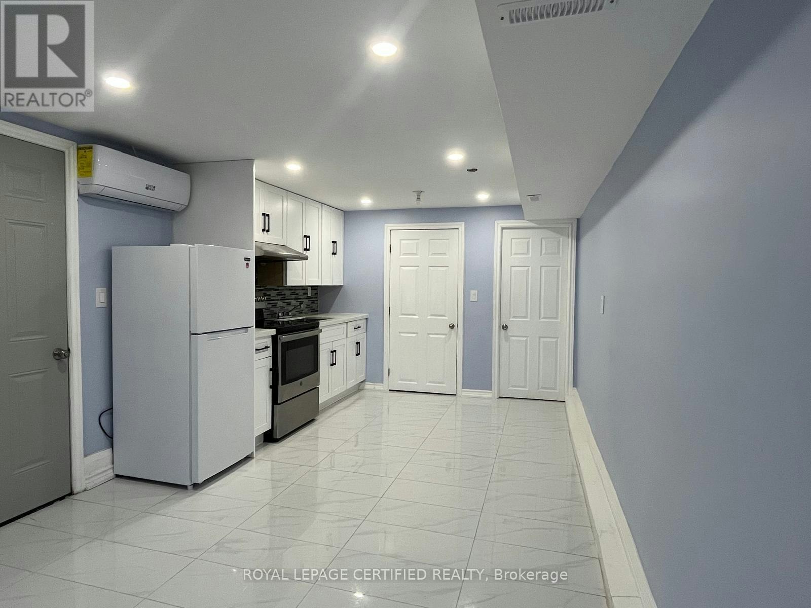 STUDIO-818 Garth Street, Hamilton, ON, L9C 4K5