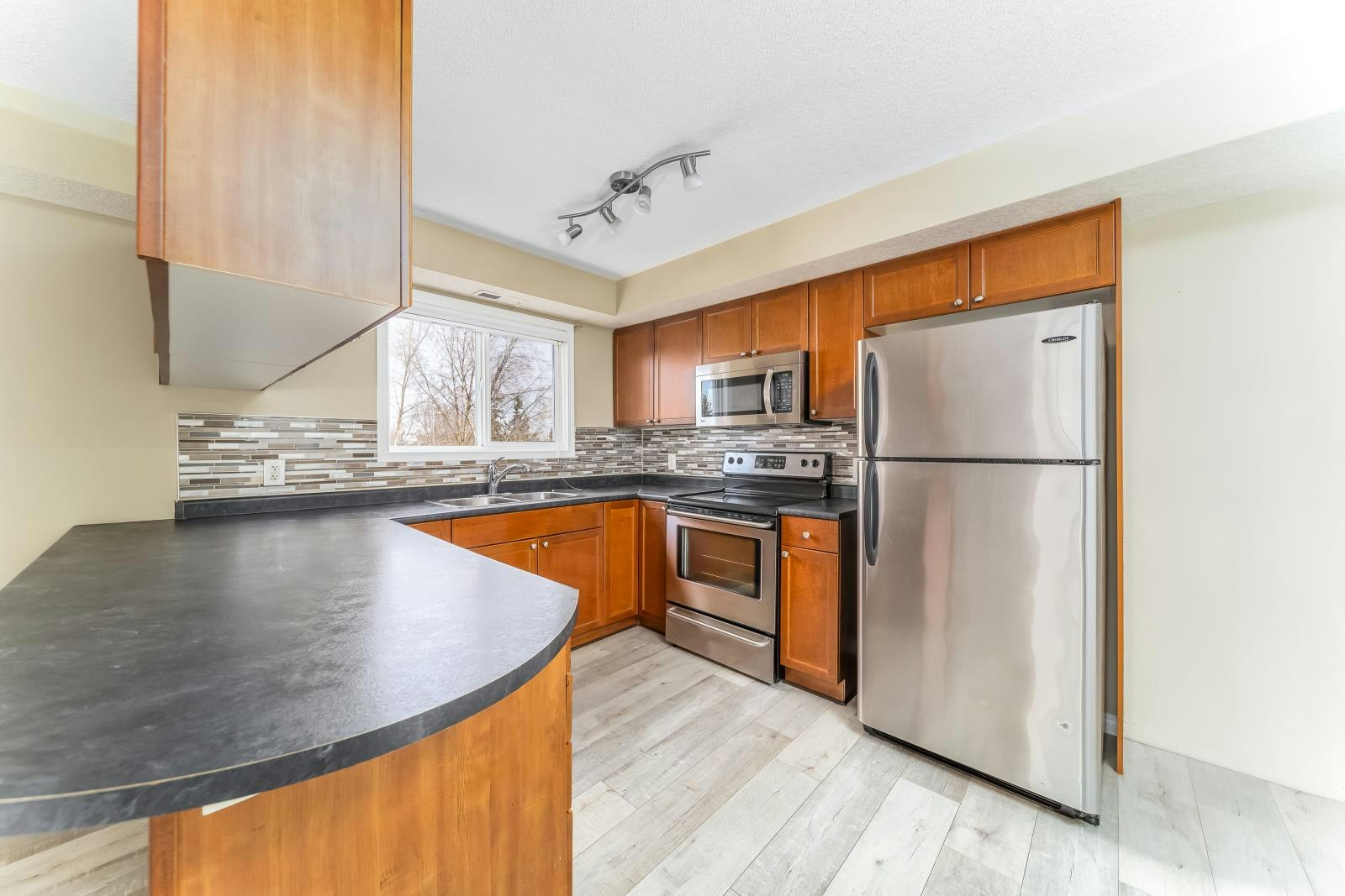 260 Lewis Estates Boulevard, Edmonton, AB, T5T 3Y4