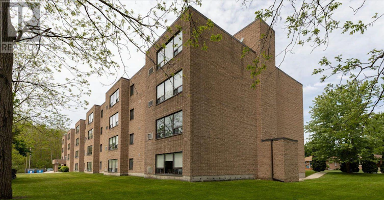 207-220 Duke Street, Strathroy, ON, N7G 1S3 - 3
