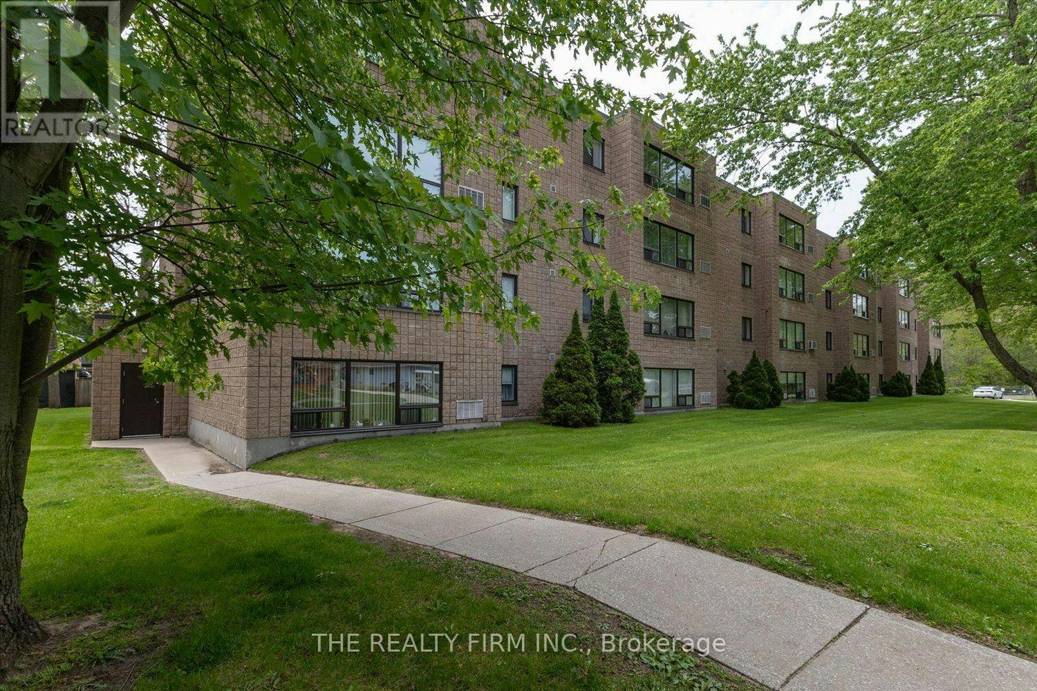 207-220 Duke Street, Strathroy, ON, N7G 1S3 - 2