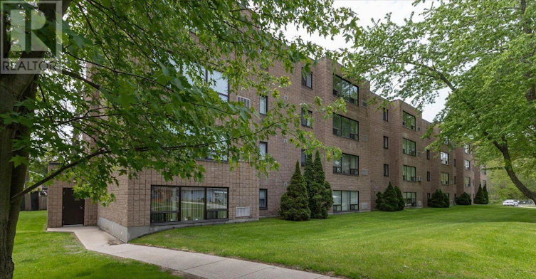 207-220 Duke Street, Strathroy, ON, N7G 1S3 - 2