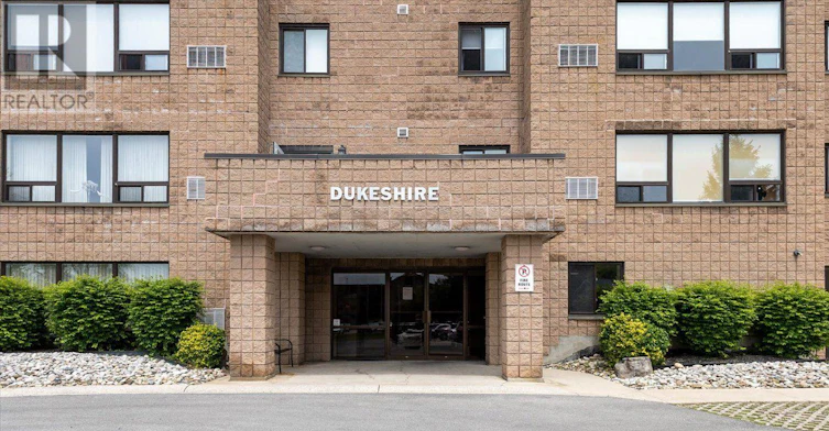 207-220 Duke Street, Strathroy, ON, N7G 1S3