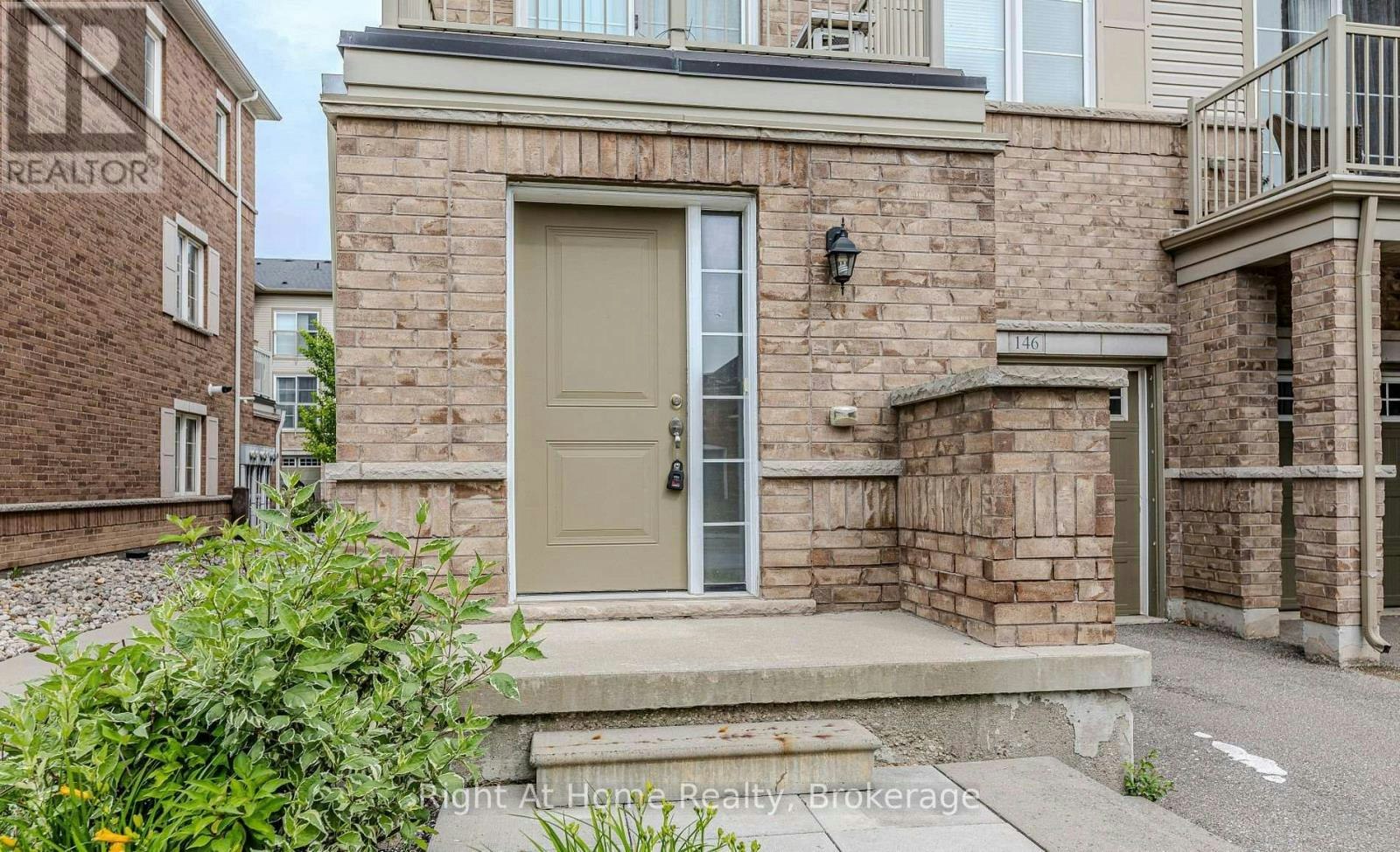 146-165 Hampshire Way, Milton, ON, L9T 8M7 - 2