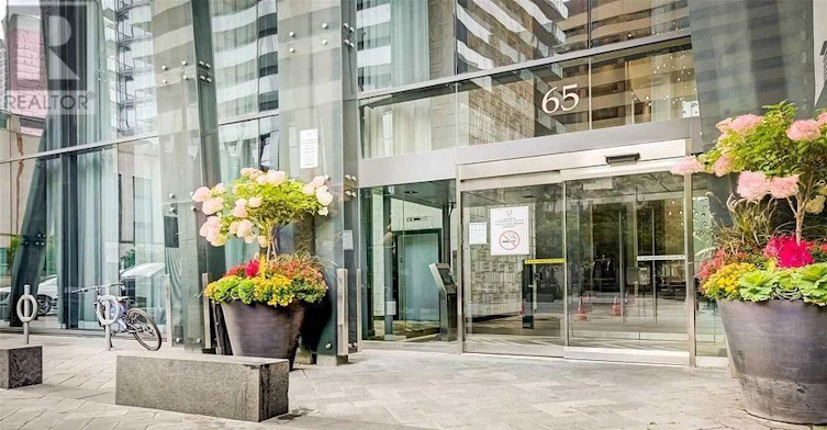 3203-65 St Mary Street, Toronto, ON, M5S 0A6 - 13