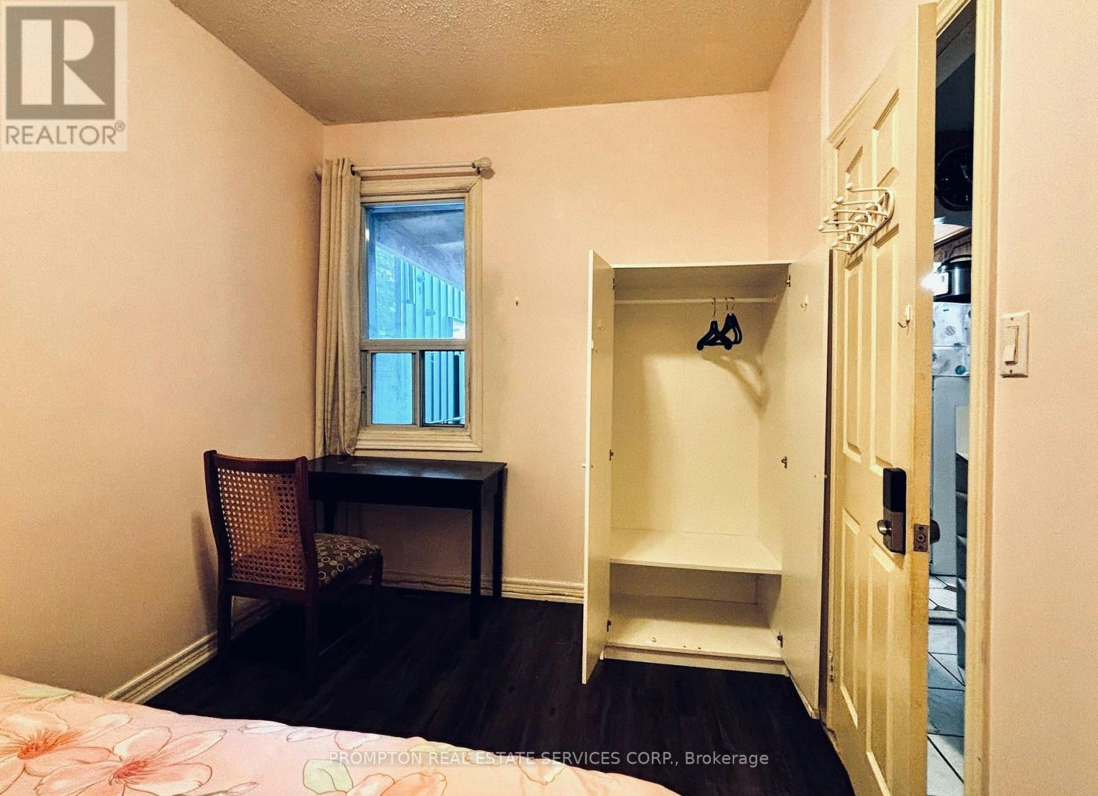 250 Markham Street, Toronto, ON, M6J 2G6 - 4